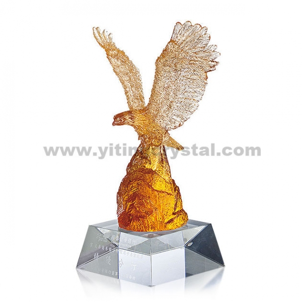 精品獎盃-鷹揚天際